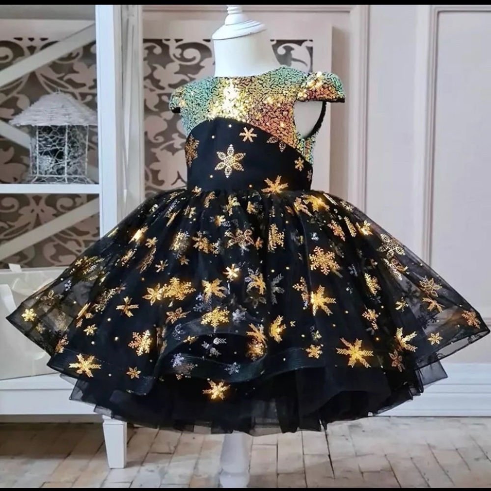 Girls dresses brand new size3/4 years